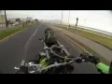 Motociclista escapa de Carabineros